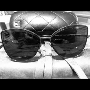 Chanel classic beautiful 🕶...as is, brand new!